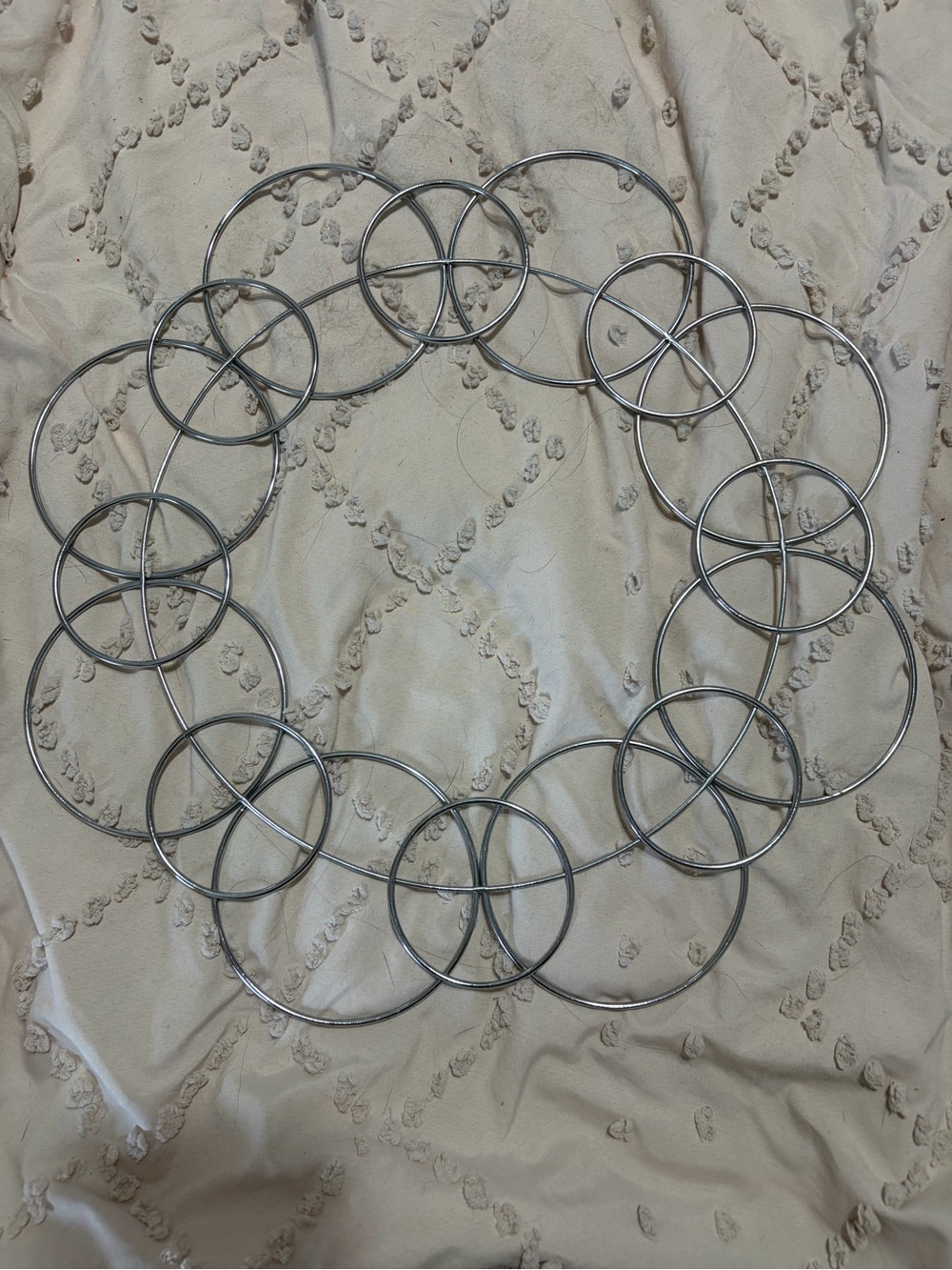 Silver Multi-Ring picture hold. Walla decal